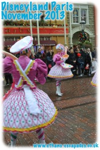 DIsneyland Paris Christmas Cavalcade 2013