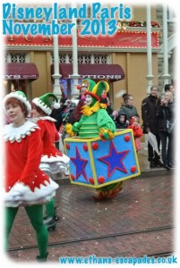 DIsneyland Paris Christmas Cavalcade 2013