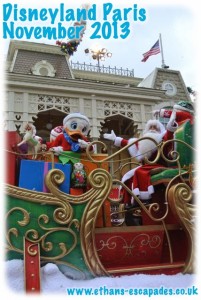 DIsneyland Paris Christmas Cavalcade 2013