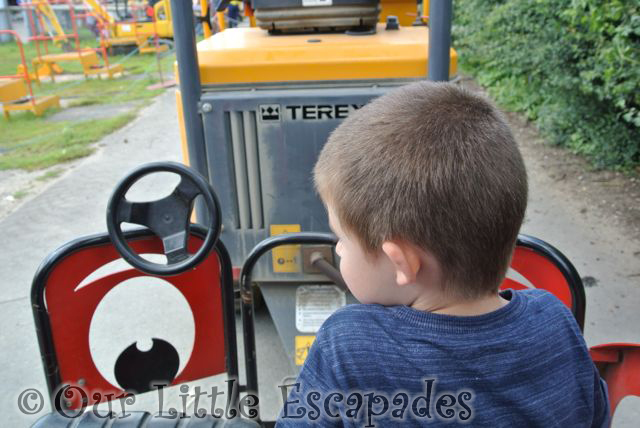 ethan diggerland train