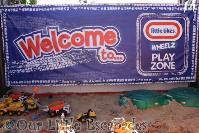 Diggerland kent little tikes wheelz play zone