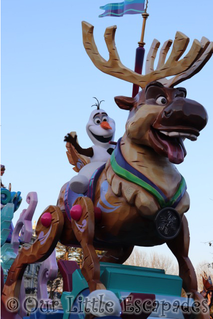 olaf sven disney stars parade disneyland paris parade