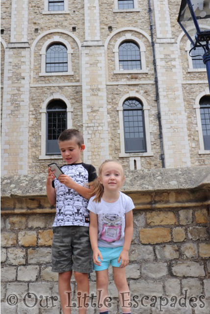 siblings august 2018 tower of london