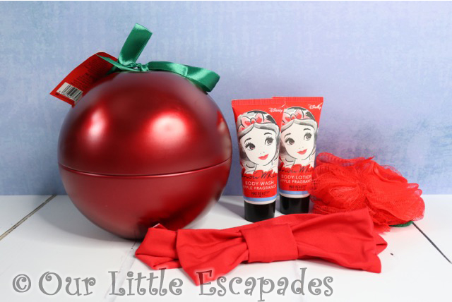 snow white christmas gifts disney snow white bath body pamper tin contents