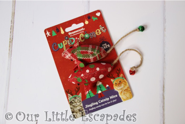 christmas gifts for your cat jingling catnip mice