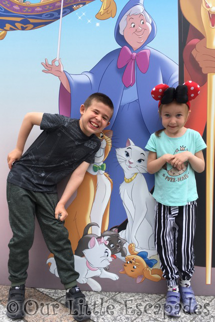 disneyland paris siblings