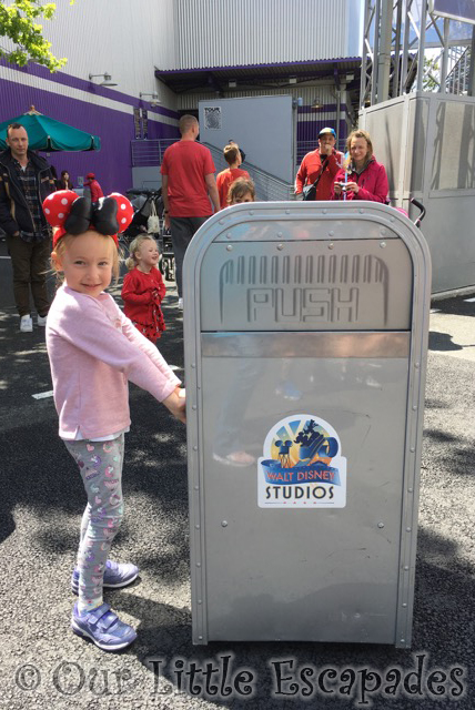 little e push talking trashcan walt disney studios park disneyland paris