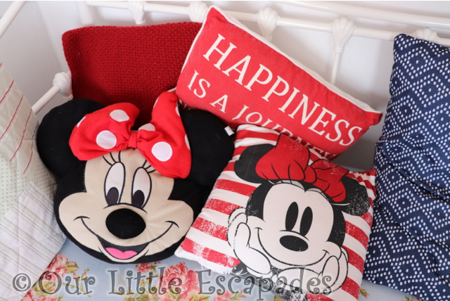 minnie mouse cushions