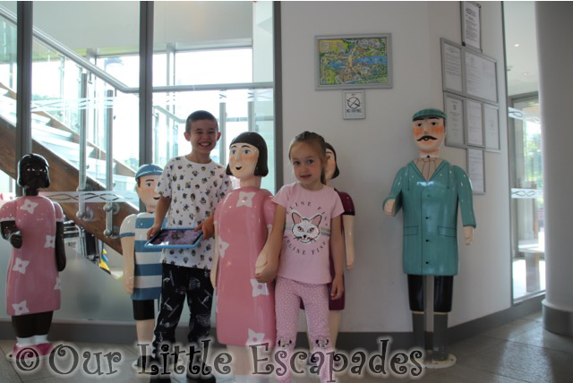 ethan little e drayton manor hotel reception thomas people statues July 2019