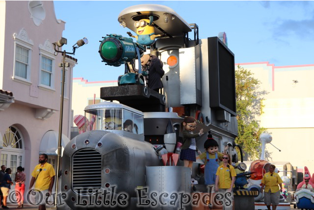 despicable me parade float universal superstar parade