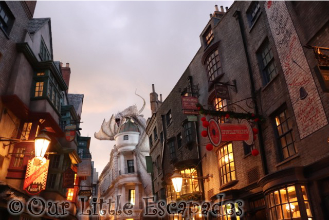 diagon alley wizarding world harry potter