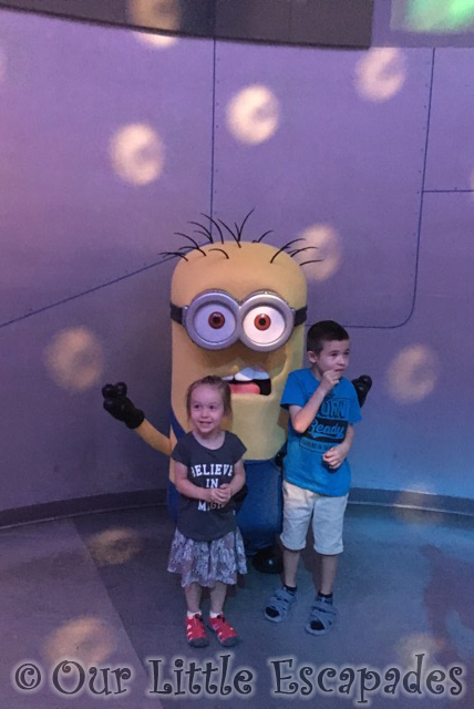 ethan little e meeting minions despicable me minion mayhem