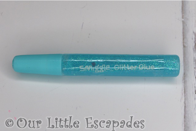 blue glitter glue smiggle advent calendar 2019 contents