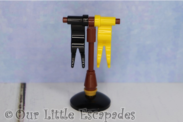 hufflepuff banners lego harry potter advent calendar 2019 contents