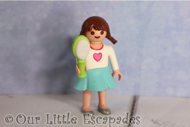 little girl hair brush playmobil jumbo advent calendar