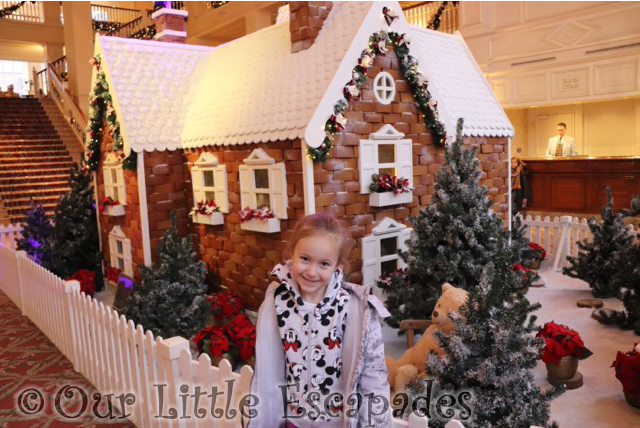 disney gingerbread house disneyland hotel paris disneyland paris at christmas