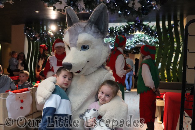 ethan little e luna husky breakfast with santa colchester zoo