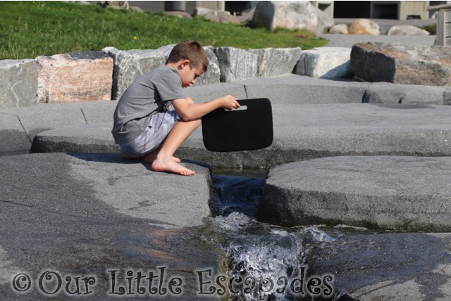 ethan water play area atlanterhavsparken alesund norwegian aquarium