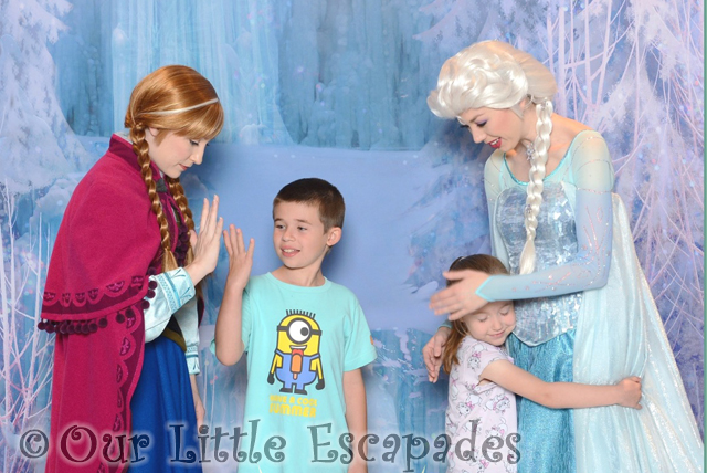 ethan anna high five little e elsa cuddle meeting anna and elsa on the disney magic