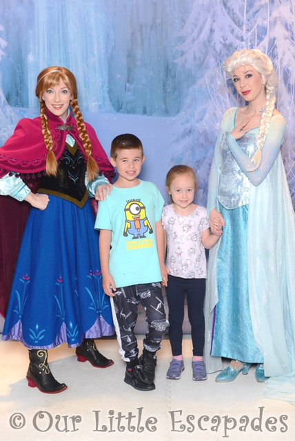 ethan little e anna elsa meeting anna and elsa on the disney magic