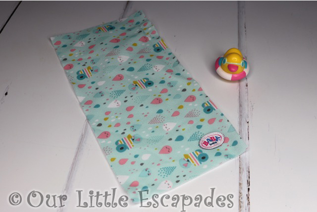 berta the duck plug droplet patterned towel