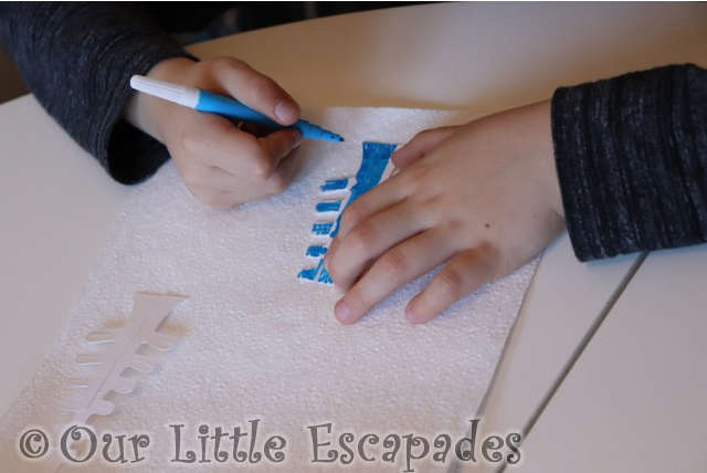 colouring cardboard tree