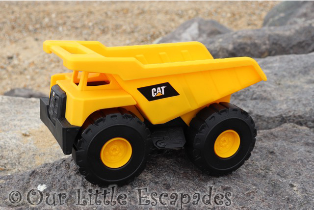 dump truck construction fleet sand set