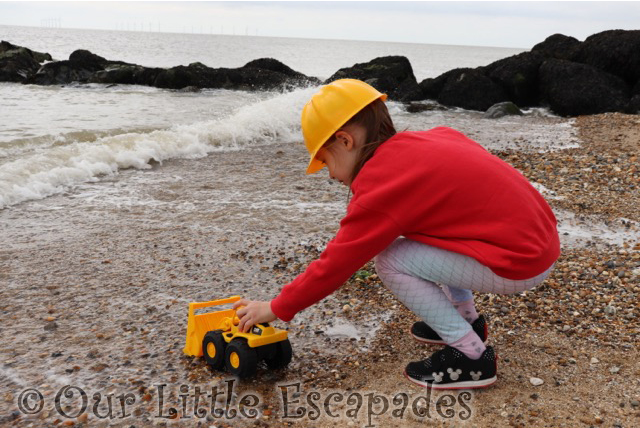 little e wheel loader sea caterpillar construction toys