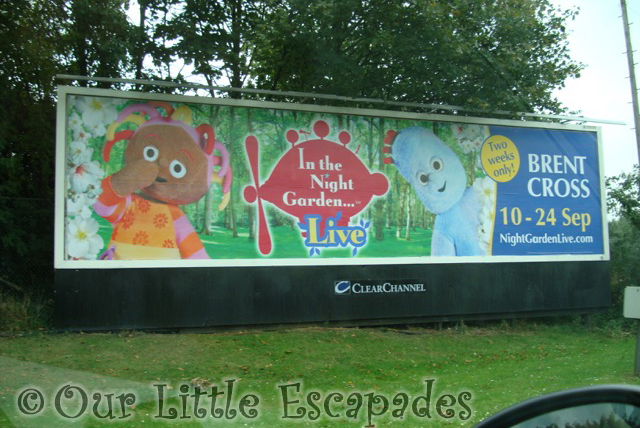 brent cross in the night garden live sign