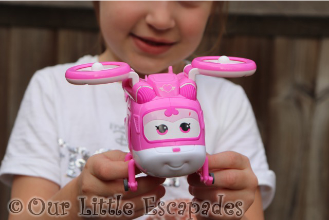 dizzy little e super wings transforming vehicles