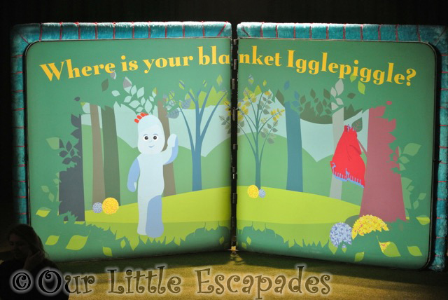 where is your blanket igglepiggle book toddler to in the night garden live