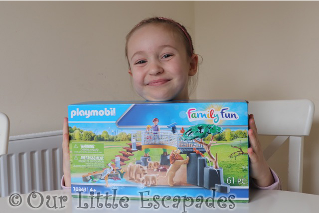 little e playmobil outdoor lion enclosure box