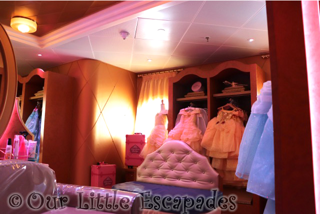 bibbidi bobbidi boutique disney magic