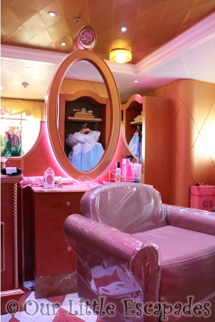 make-up chair bibbidi bobbidi boutique disney magic