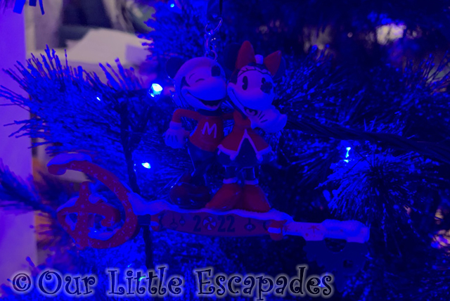 mickey minnie mouse 2022 key christmas decoration