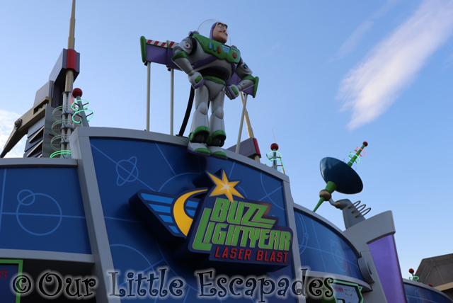 buzz lightyear laser blast sign disneyland paris