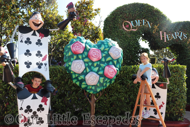 ethan little e card soldiers alices curious labyrinth disneyland paris