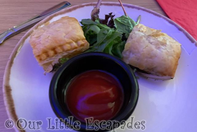 hot dog sausage roll bites bricks family restaurant legoland windsor hotel