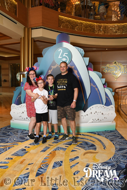 darren jane ethan little e disney cruise line 25th anniversary cutout disney dream project 365 2023